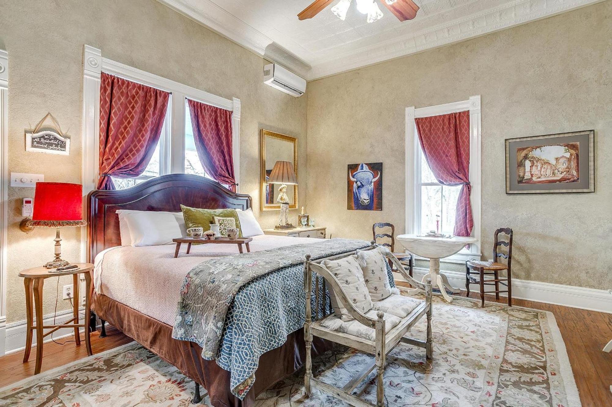 The Gallery House Boutique Hotel Stephenville Exterior photo