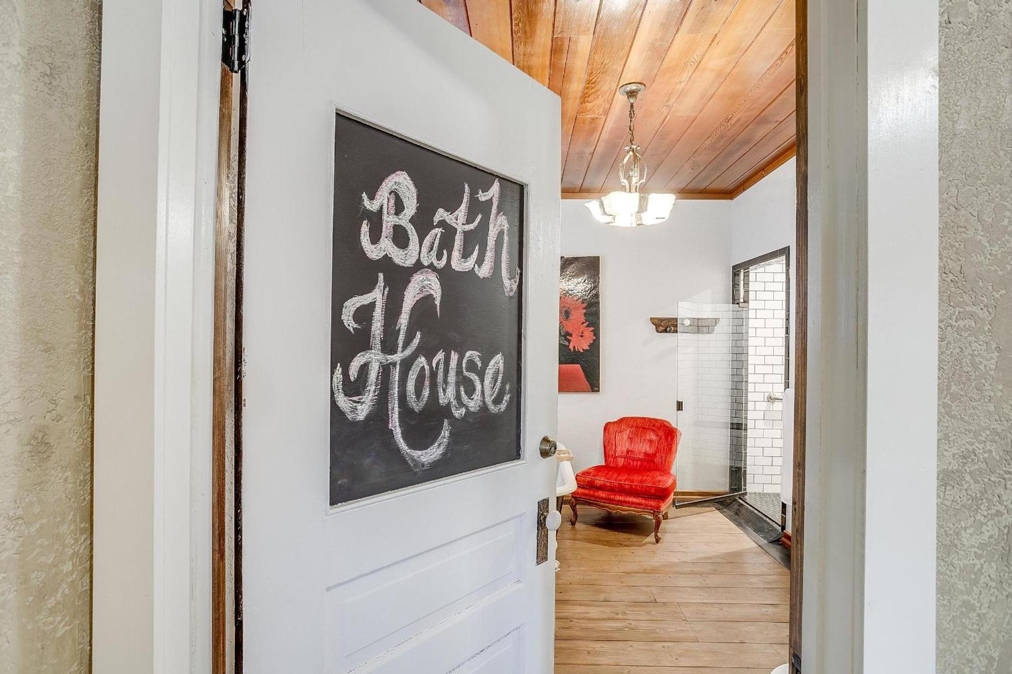 The Gallery House Boutique Hotel Stephenville Exterior photo