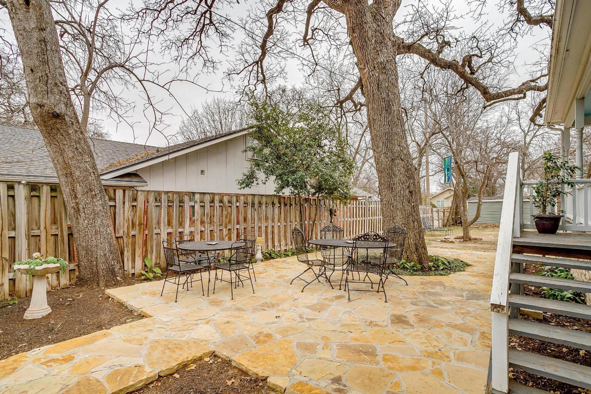 The Gallery House Boutique Hotel Stephenville Exterior photo