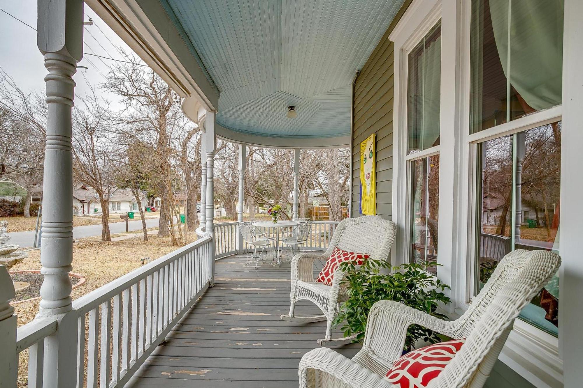 The Gallery House Boutique Hotel Stephenville Exterior photo