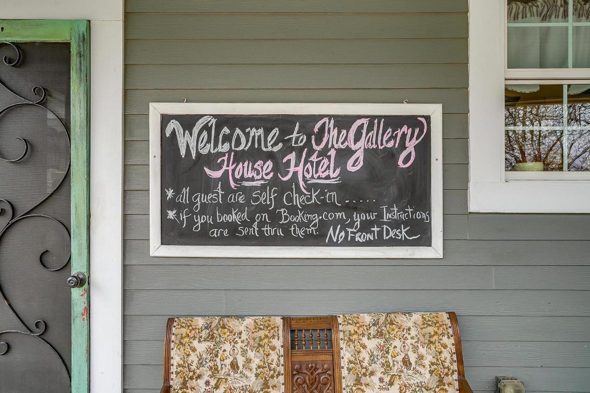 The Gallery House Boutique Hotel Stephenville Exterior photo