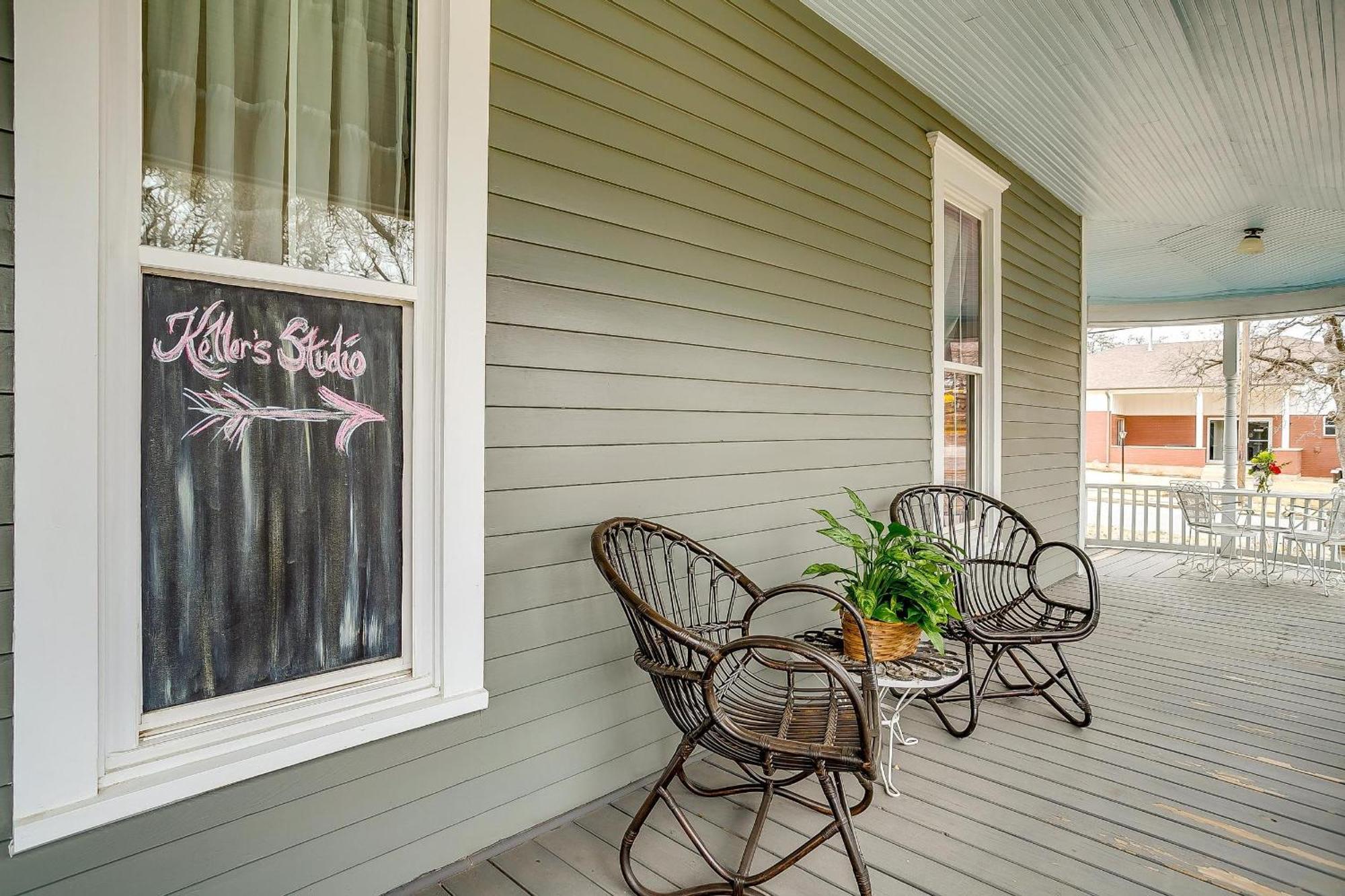 The Gallery House Boutique Hotel Stephenville Exterior photo