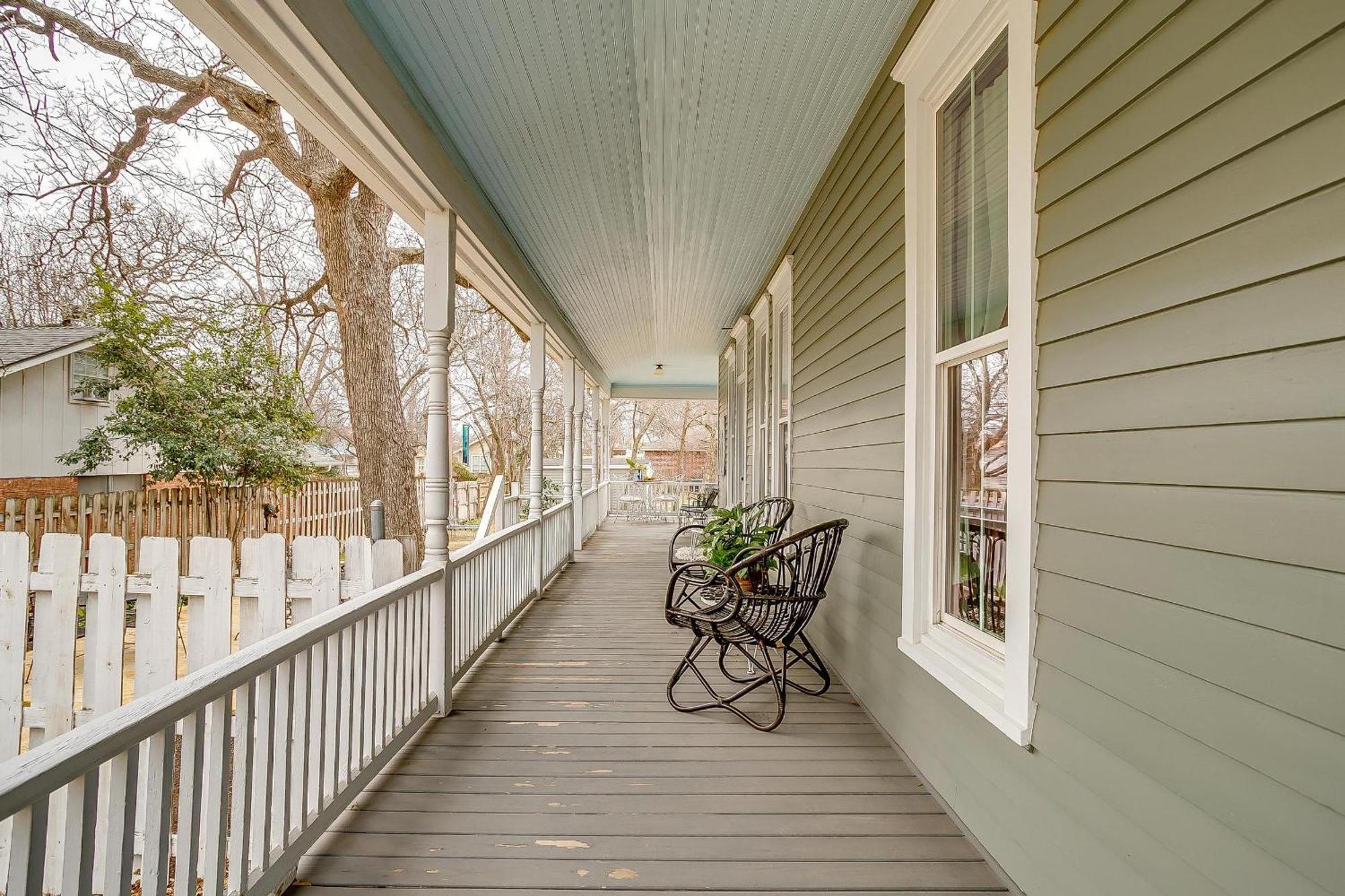 The Gallery House Boutique Hotel Stephenville Exterior photo